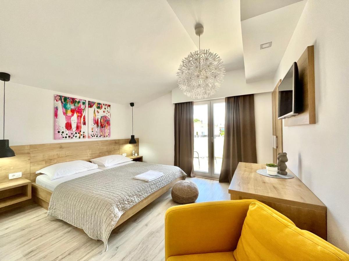 Apartments And Rooms Matesa Vodice Exterior photo