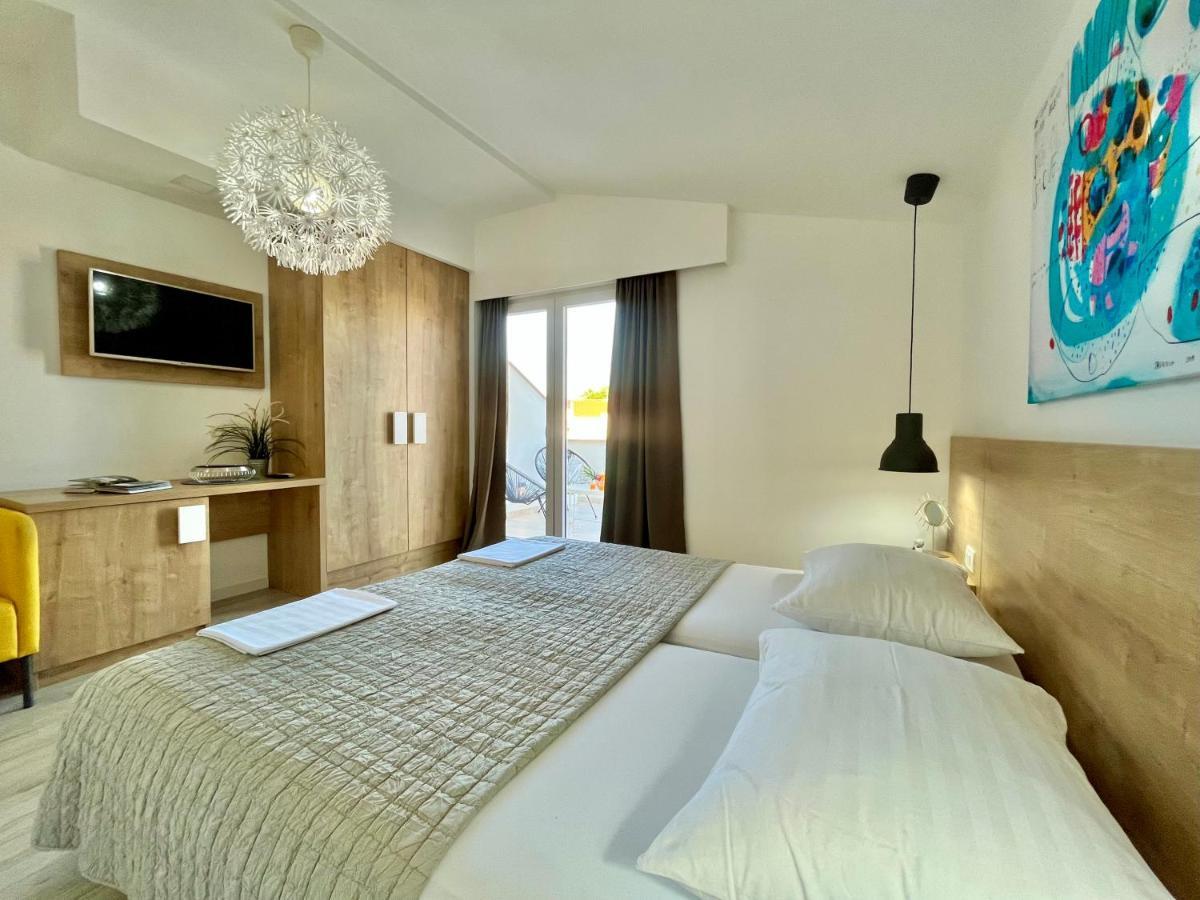 Apartments And Rooms Matesa Vodice Exterior photo