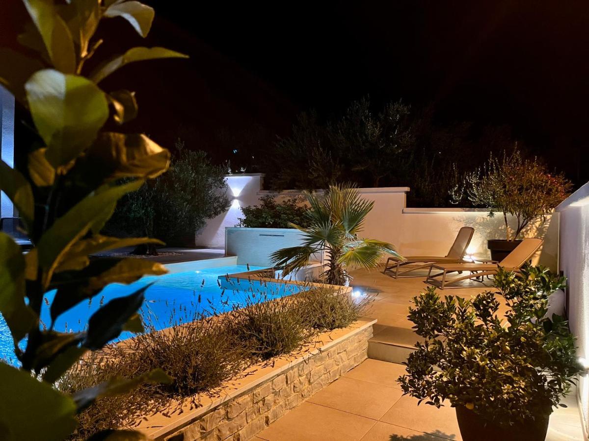 Apartments And Rooms Matesa Vodice Exterior photo